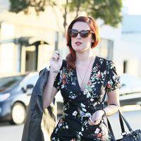 Rumer Willis exits Neil George Salon carrying a garment bag | Picture 111181